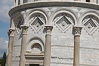 Pisa Schiefer Turm (Detail) 1.JPG